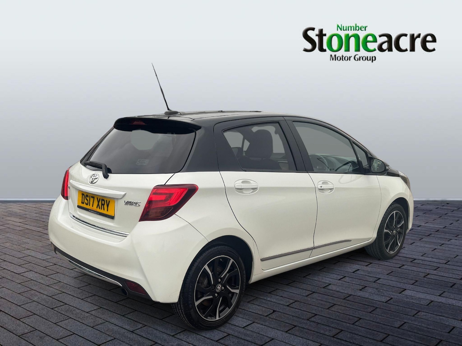 Used Toyota Yaris 2017 for sale - 77041012: Photo 3