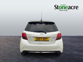 Used Toyota Yaris 2017 for sale - 77041012: Photo