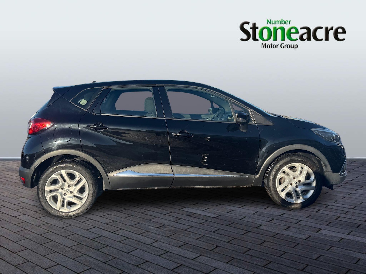 Used Renault Captur 2016 for sale - 76702022: Photo 2
