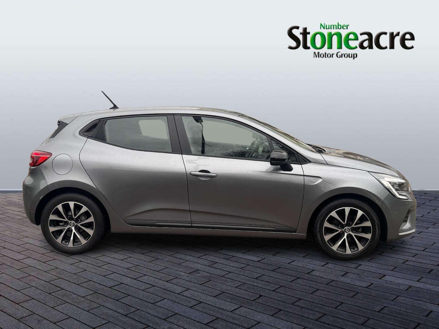 Used Renault Clio 2023 for sale - 77156361: Photo 2