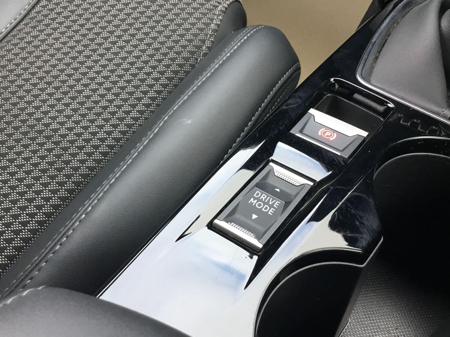 Used Peugeot 2008 2023 for sale - 76326662: Photo 15