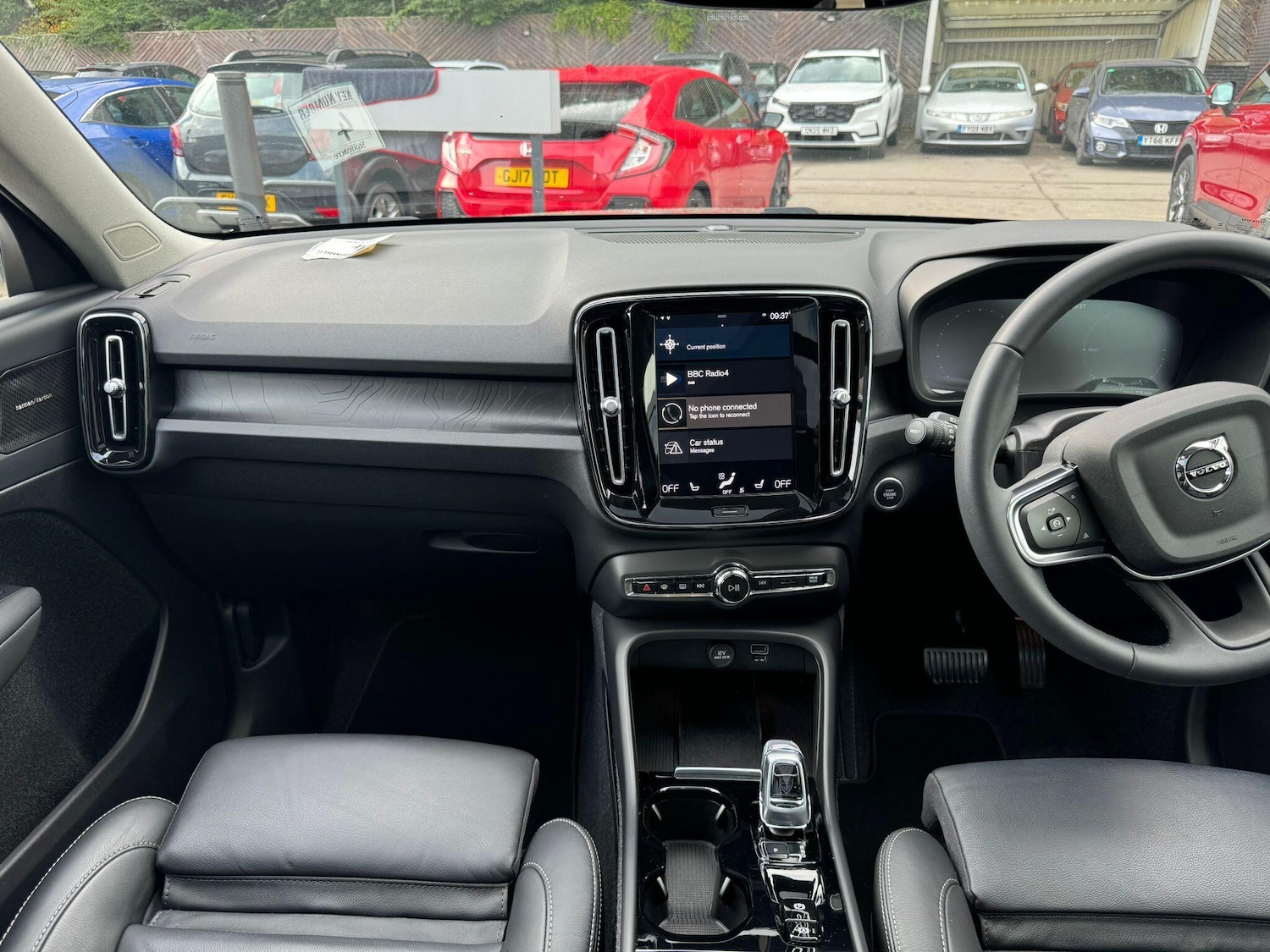 Used Volvo XC40 2023 for sale - 76898618: Photo 15