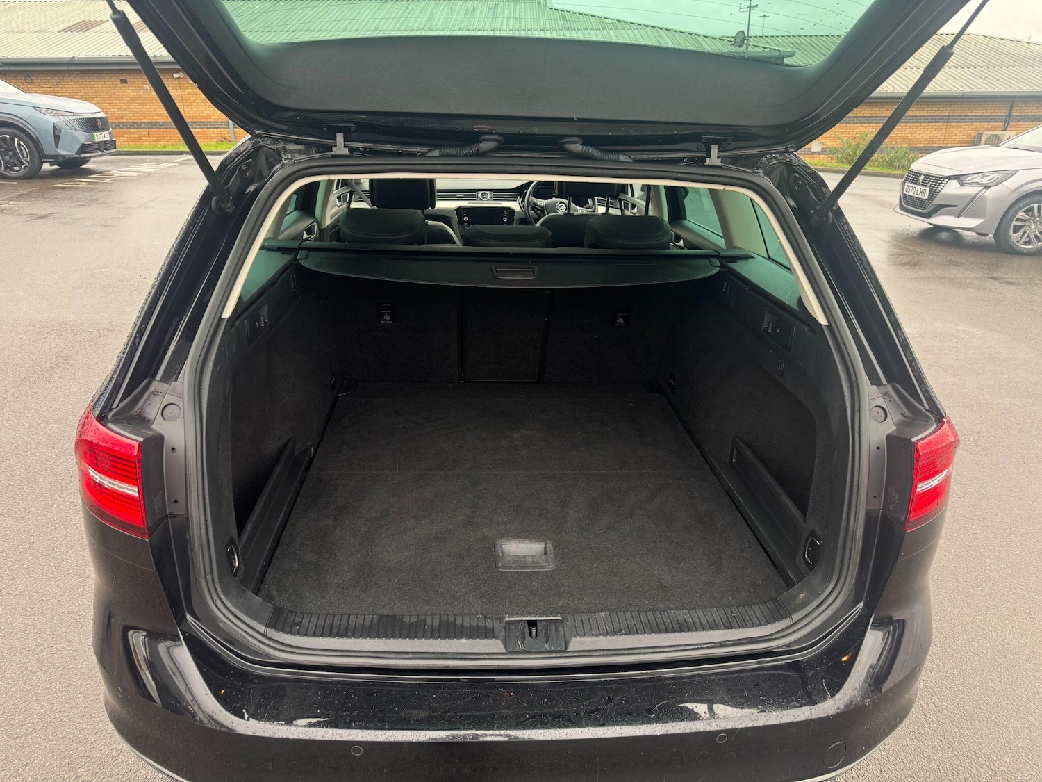 Used Volkswagen Passat 2017 for sale - 76765545: Photo 10