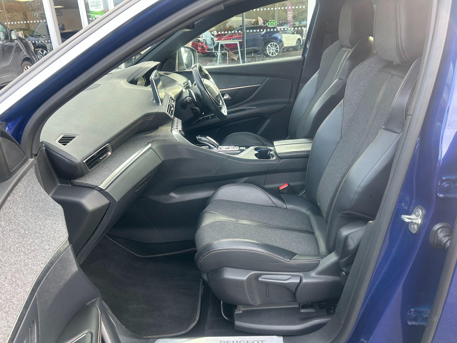 Used Peugeot 3008 2017 for sale - 76398600: Photo 11