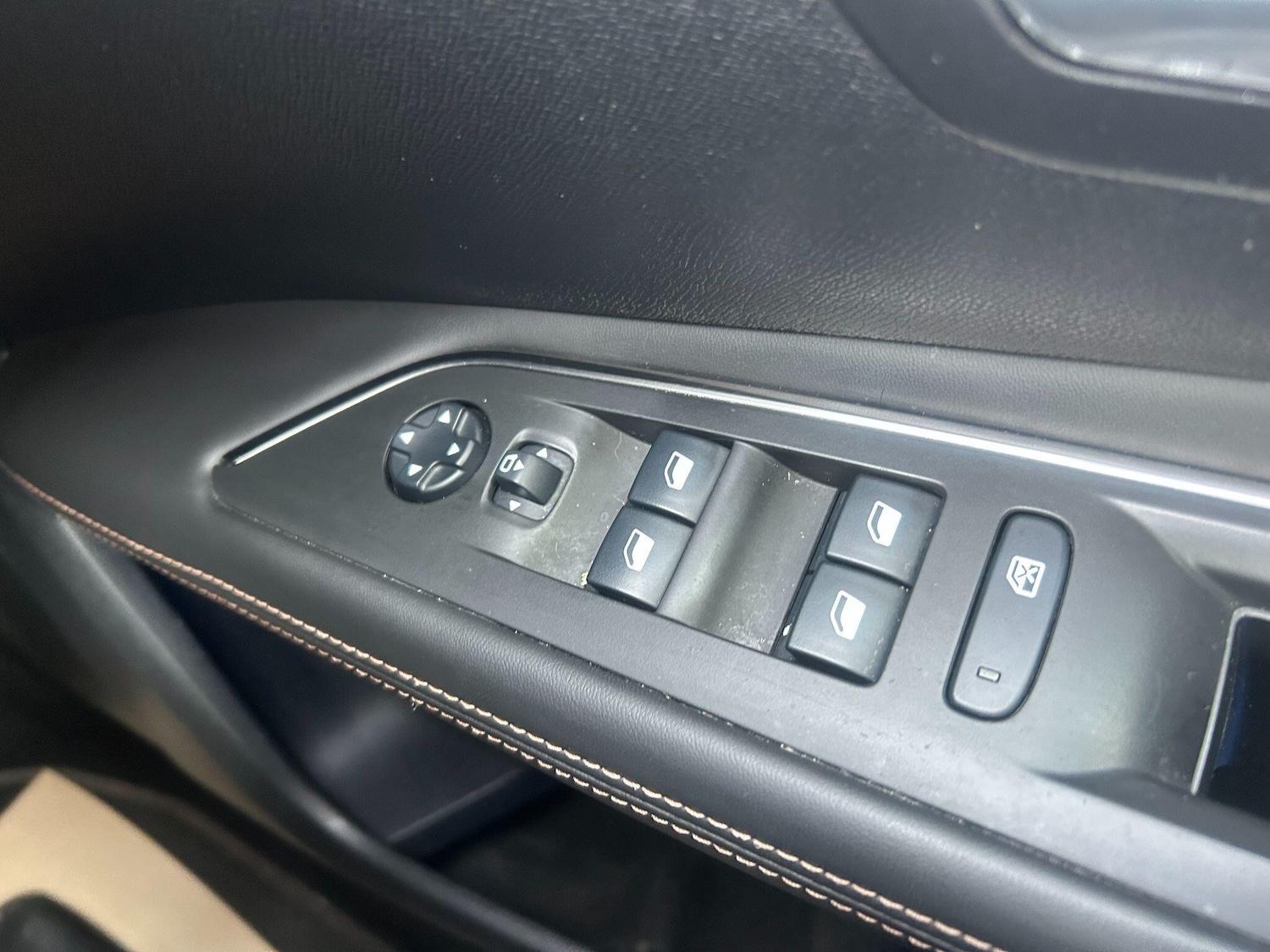 Used Peugeot 3008 2017 for sale - 76398600: Photo 13