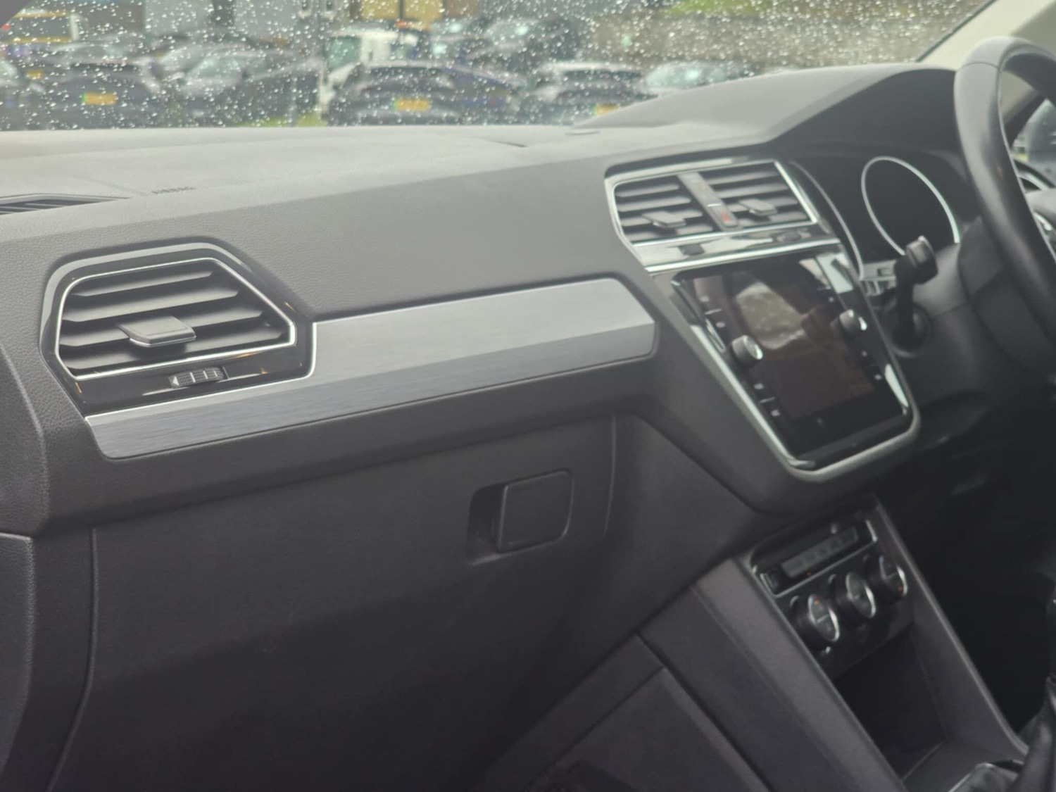 Used Volkswagen Tiguan 2018 for sale - 77537681: Photo 15