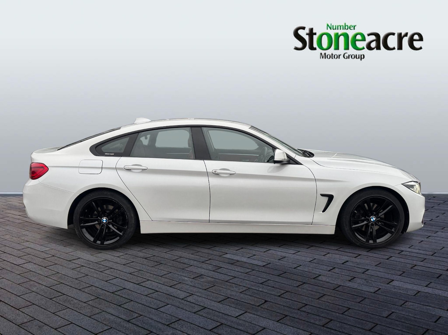 Used BMW 4 Series 2017 for sale - 77468116: Photo 2