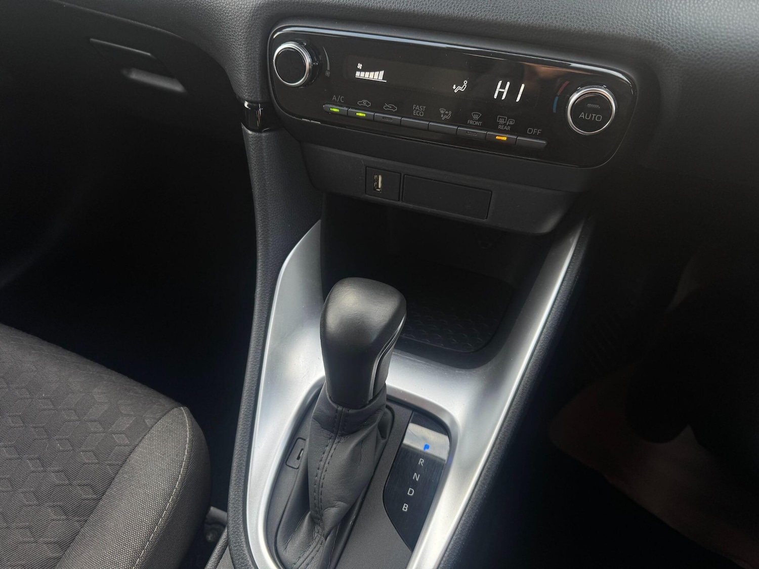 Used Toyota Yaris 2022 for sale - 77670975: Photo 15