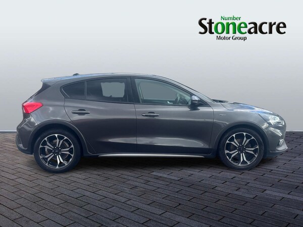 Used Ford Focus 2021 for sale - 75756463: Photo 2