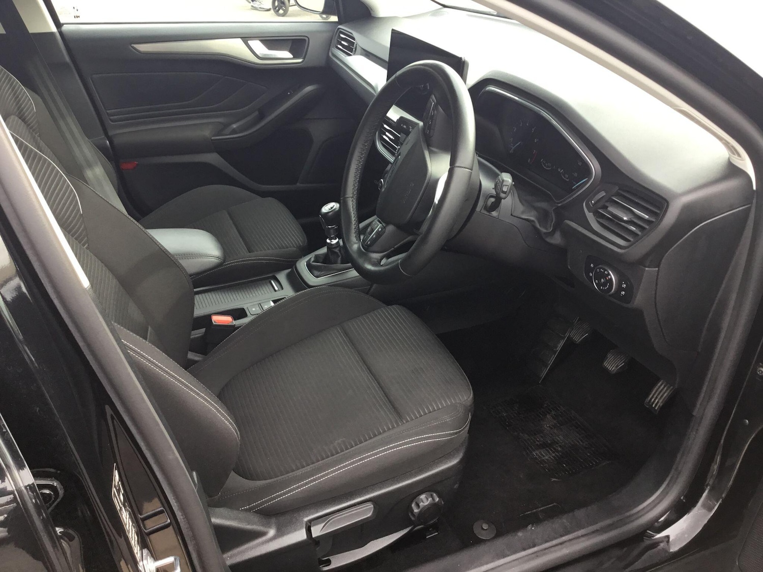 Used Ford Focus 2023 for sale - 76108769: Photo 9