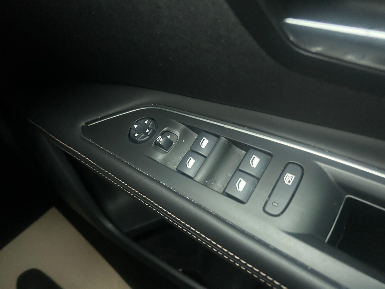 Used Peugeot 3008 2018 for sale - 77440281: Photo 17