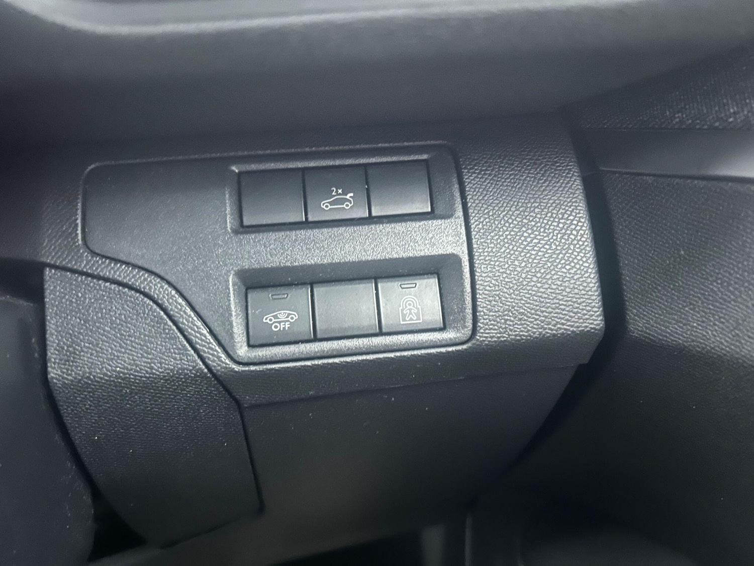 Used Peugeot 3008 2018 for sale - 77440281: Photo 18