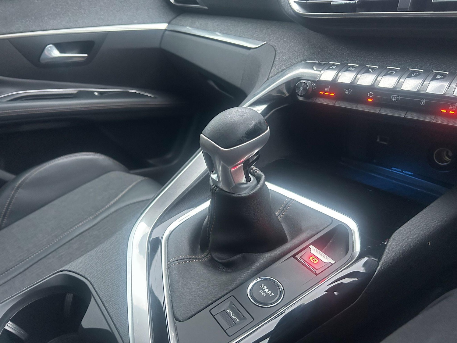 Used Peugeot 3008 2018 for sale - 77440281: Photo 32