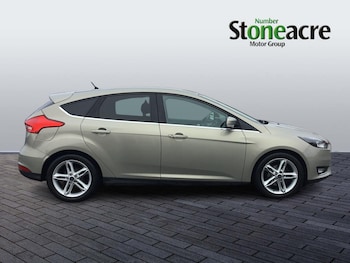 Used Ford Focus 2017 for sale - 76269898: Photo 2