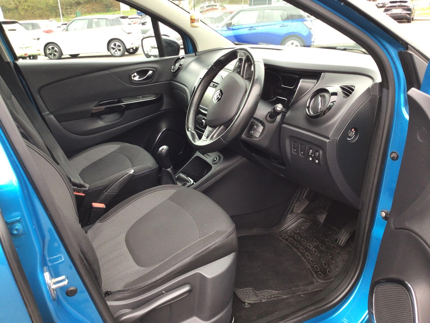 Used Renault Captur 2017 for sale - 78100130: Photo 11