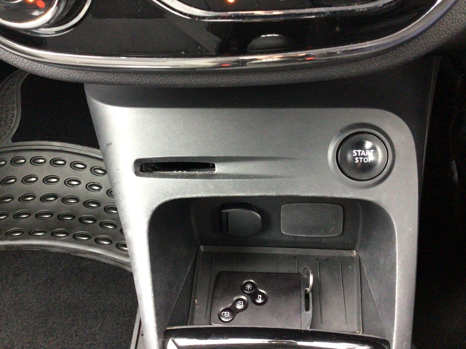 Used Renault Captur 2017 for sale - 78100130: Photo 17