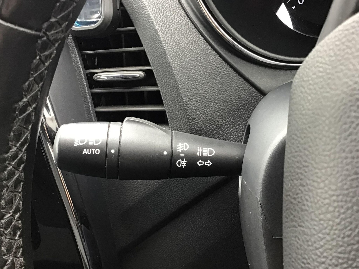 Used Renault Captur 2017 for sale - 78100130: Photo 9