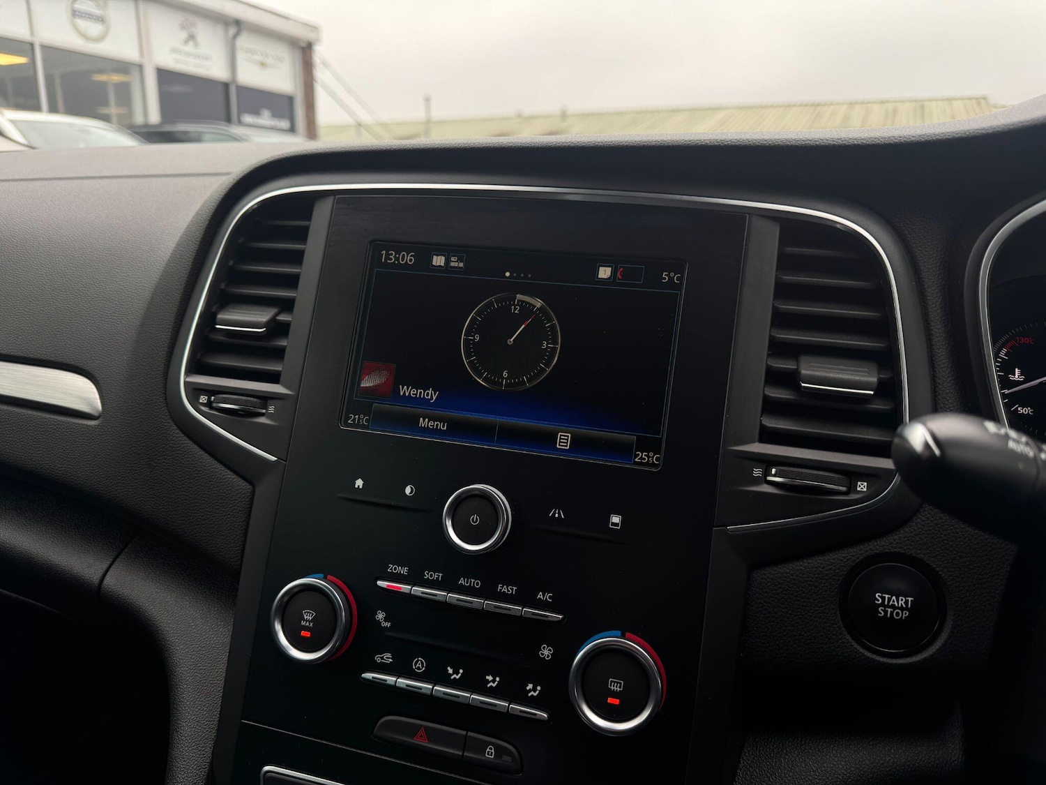 Used Renault Megane 2018 for sale - 77331309: Photo 14