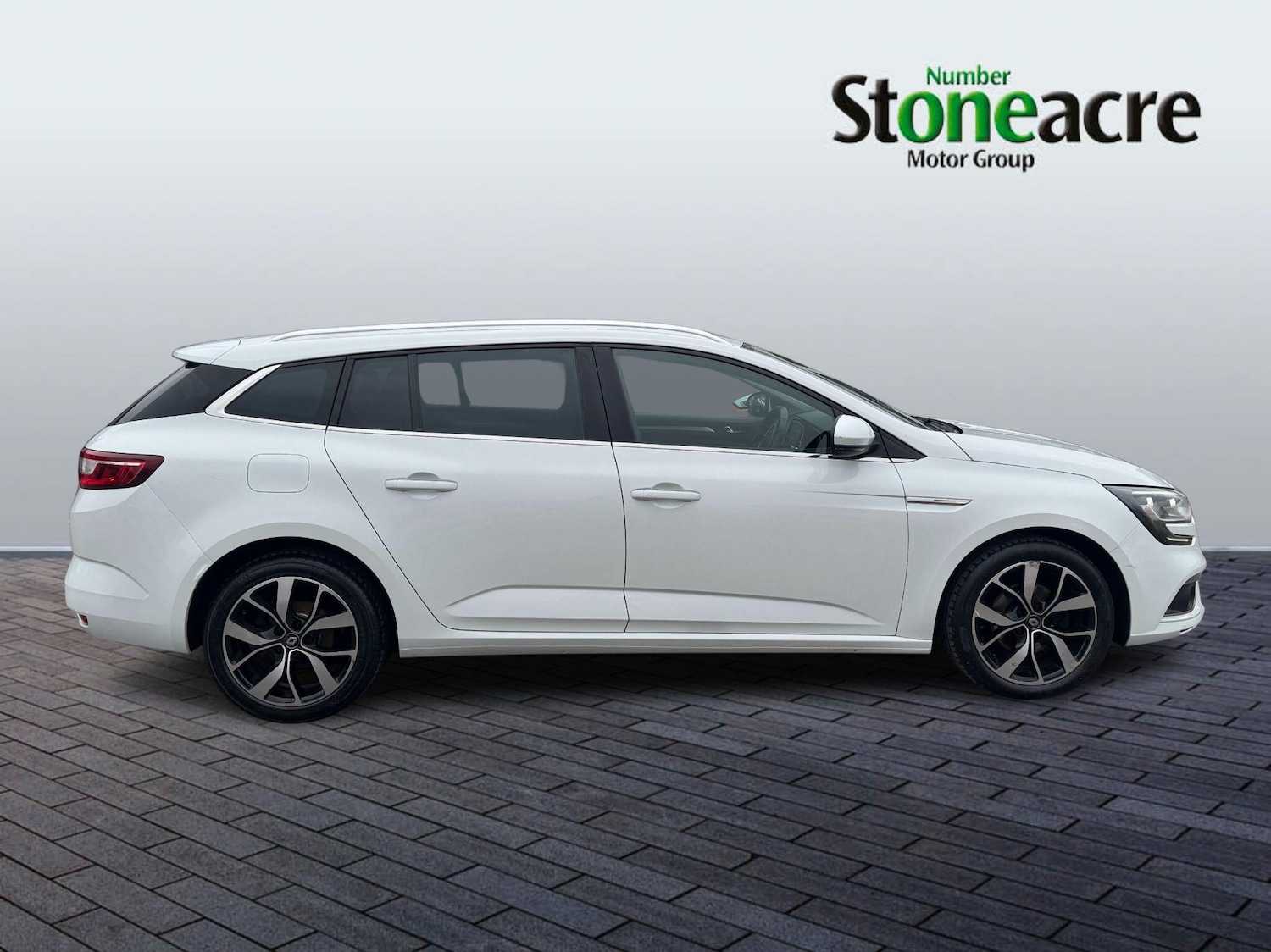 Used Renault Megane 2018 for sale - 77331309: Photo 2