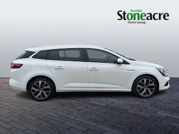 Used Renault Megane 2018 for sale - 77331309: Photo