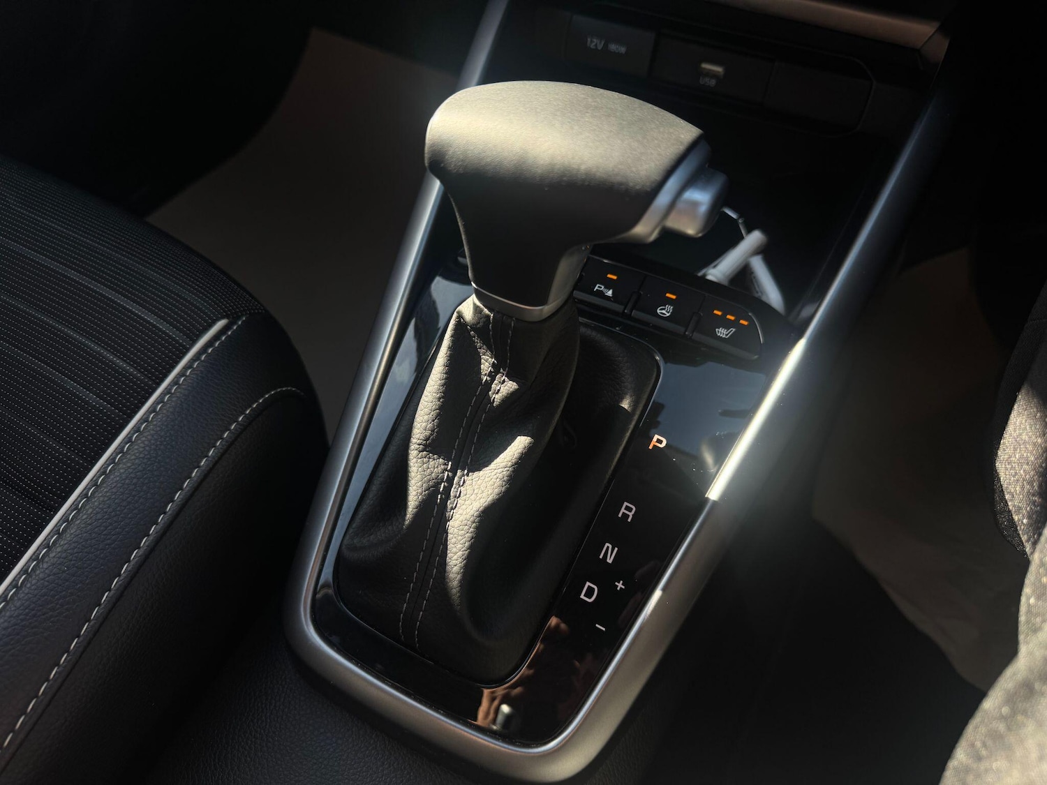 Used Kia Stonic 2024 for sale - 76189701: Photo 16