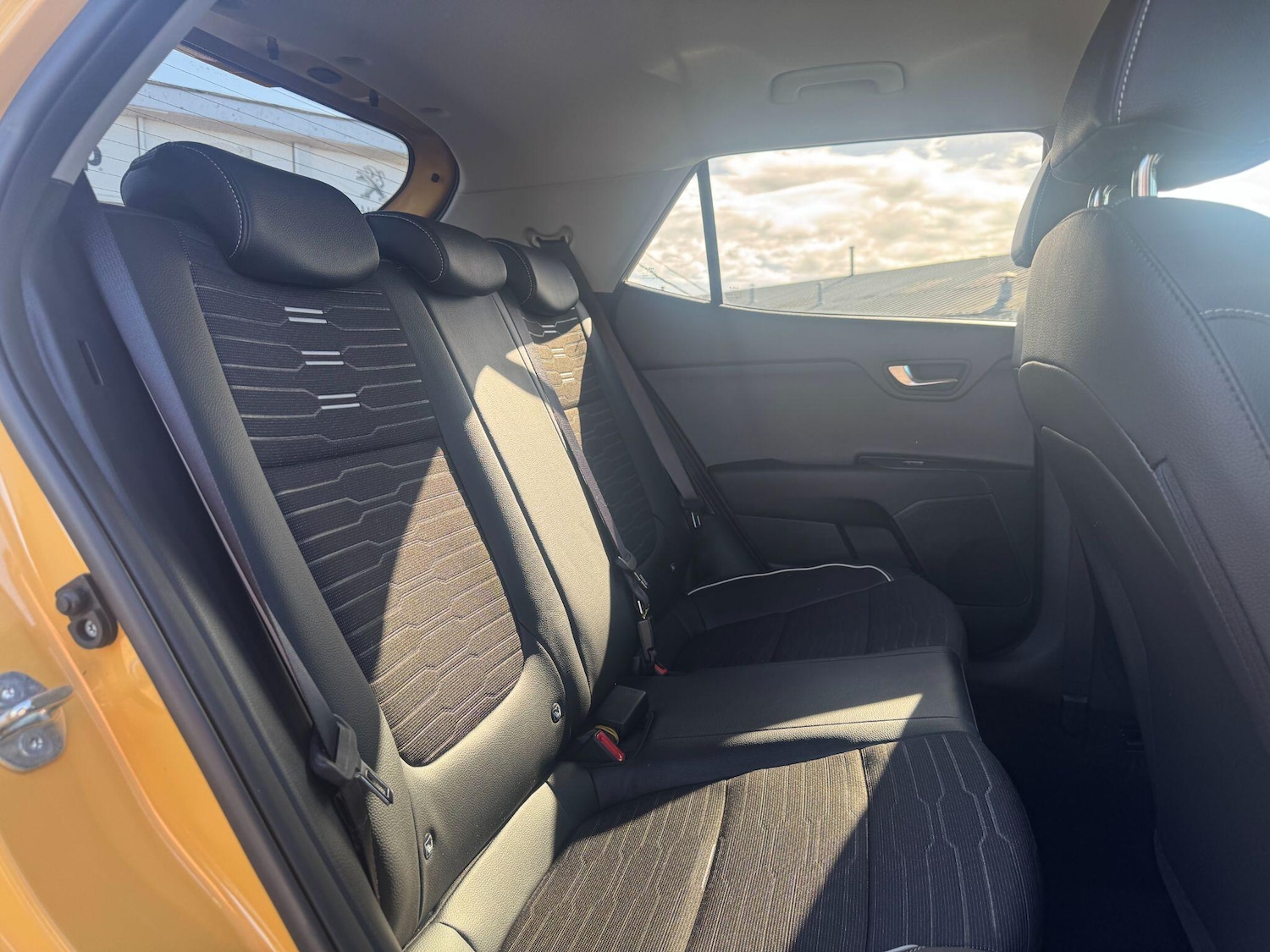 Used Kia Stonic 2024 for sale - 76189701: Photo 17