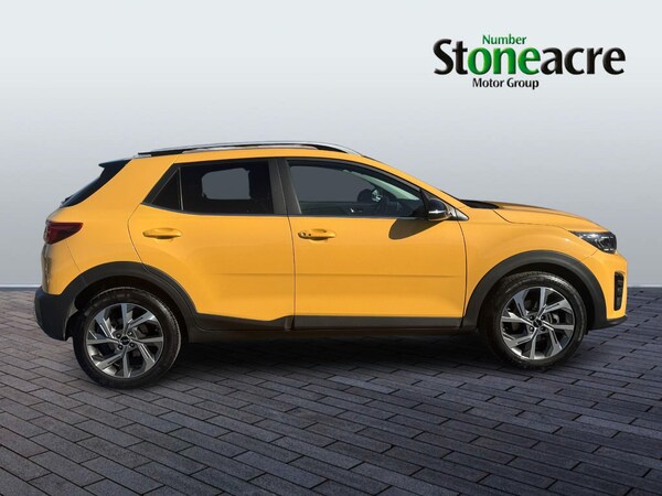 Used Kia Stonic 2024 for sale - 76189701: Photo 2