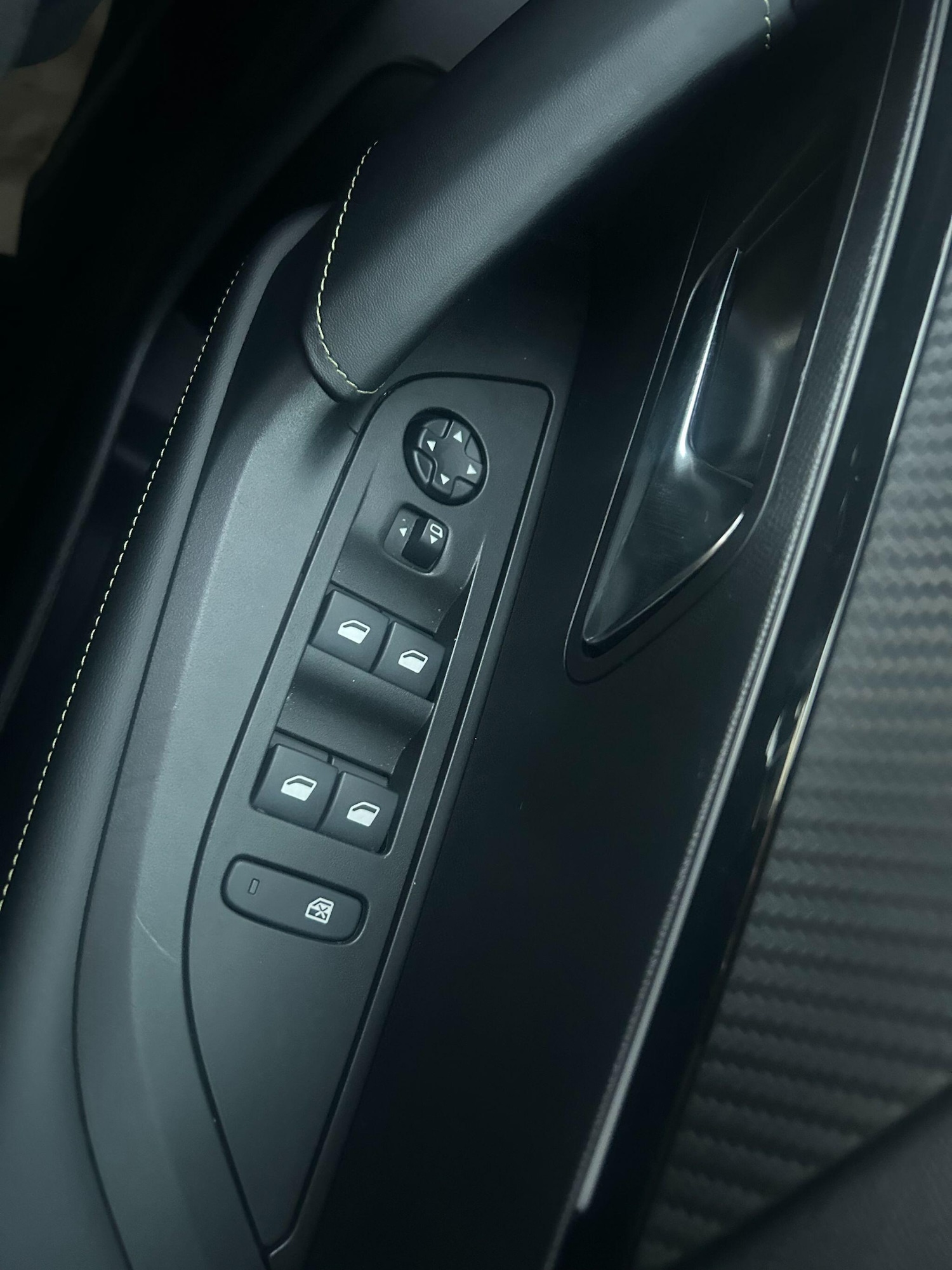 Used Peugeot 2008 2022 for sale - 77029412: Photo 15