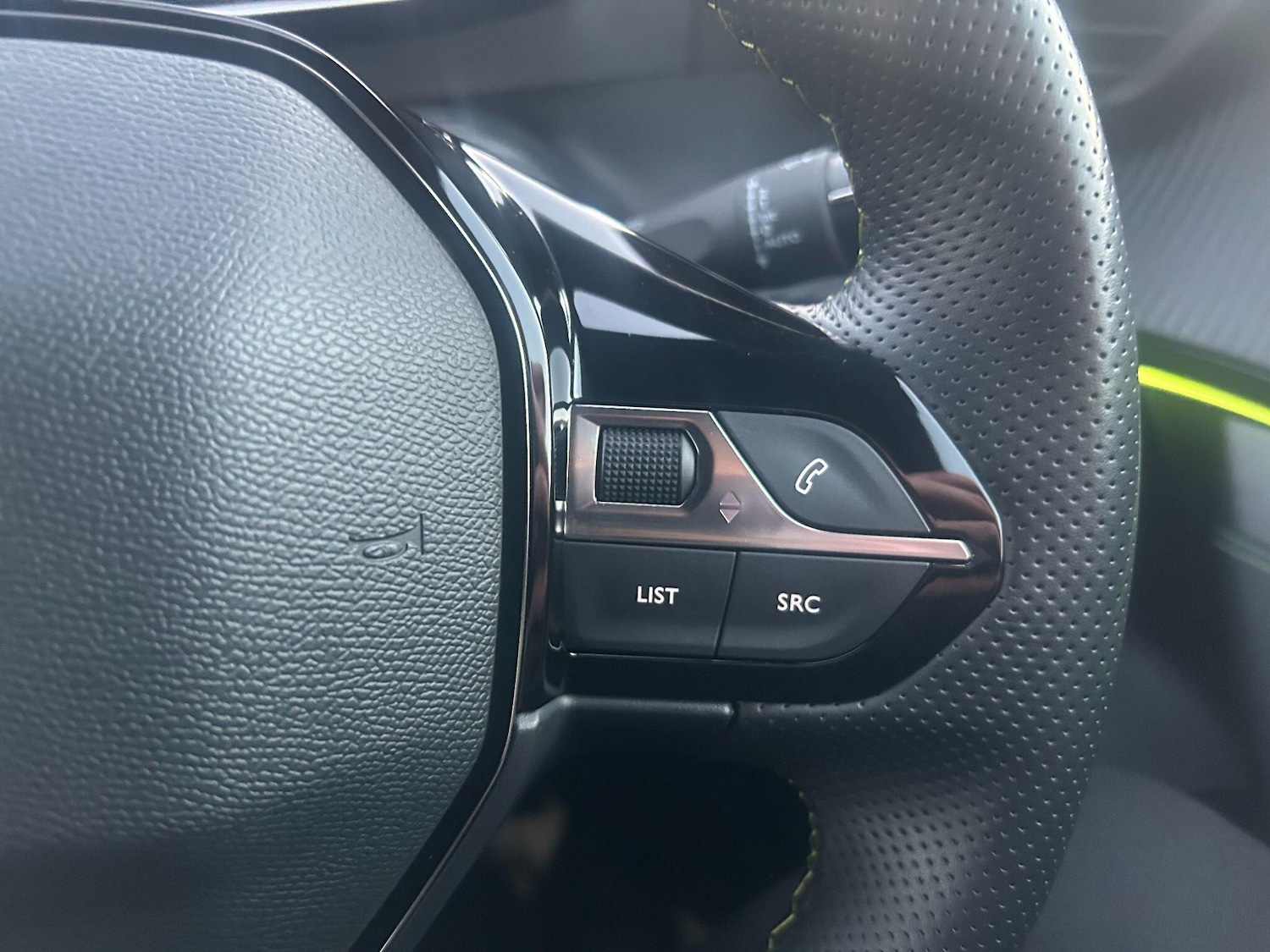 Used Peugeot 2008 2022 for sale - 77029412: Photo 16