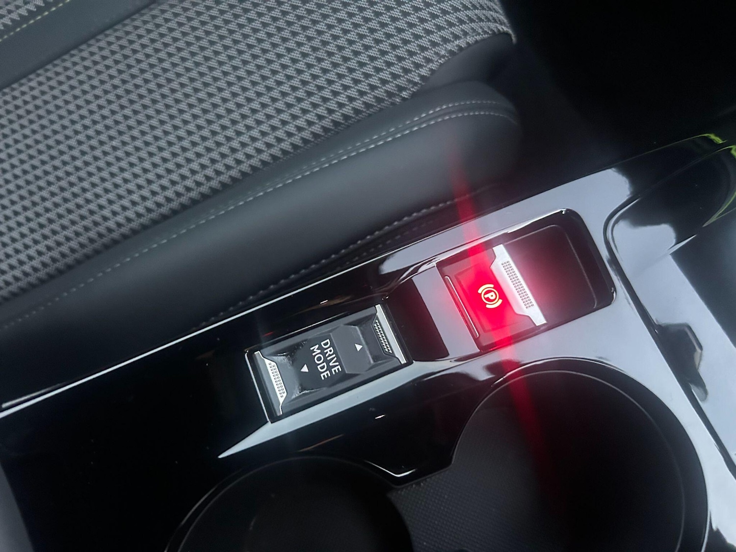 Used Peugeot 2008 2022 for sale - 77029412: Photo 28