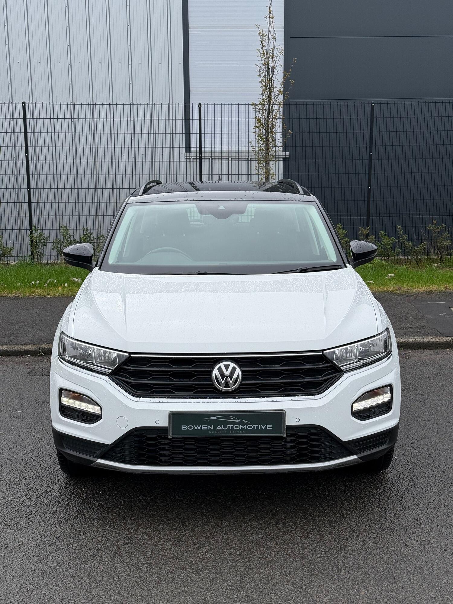 Used Volkswagen T-Roc 2019 for sale - 76387287: Photo 2