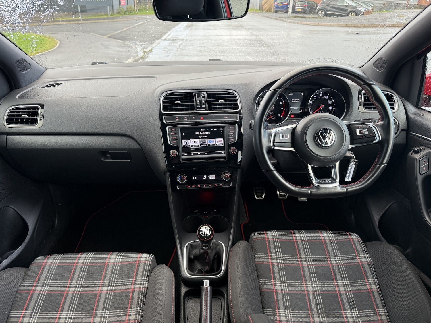 Used Volkswagen Polo 2015 for sale - 76517781: Photo 14