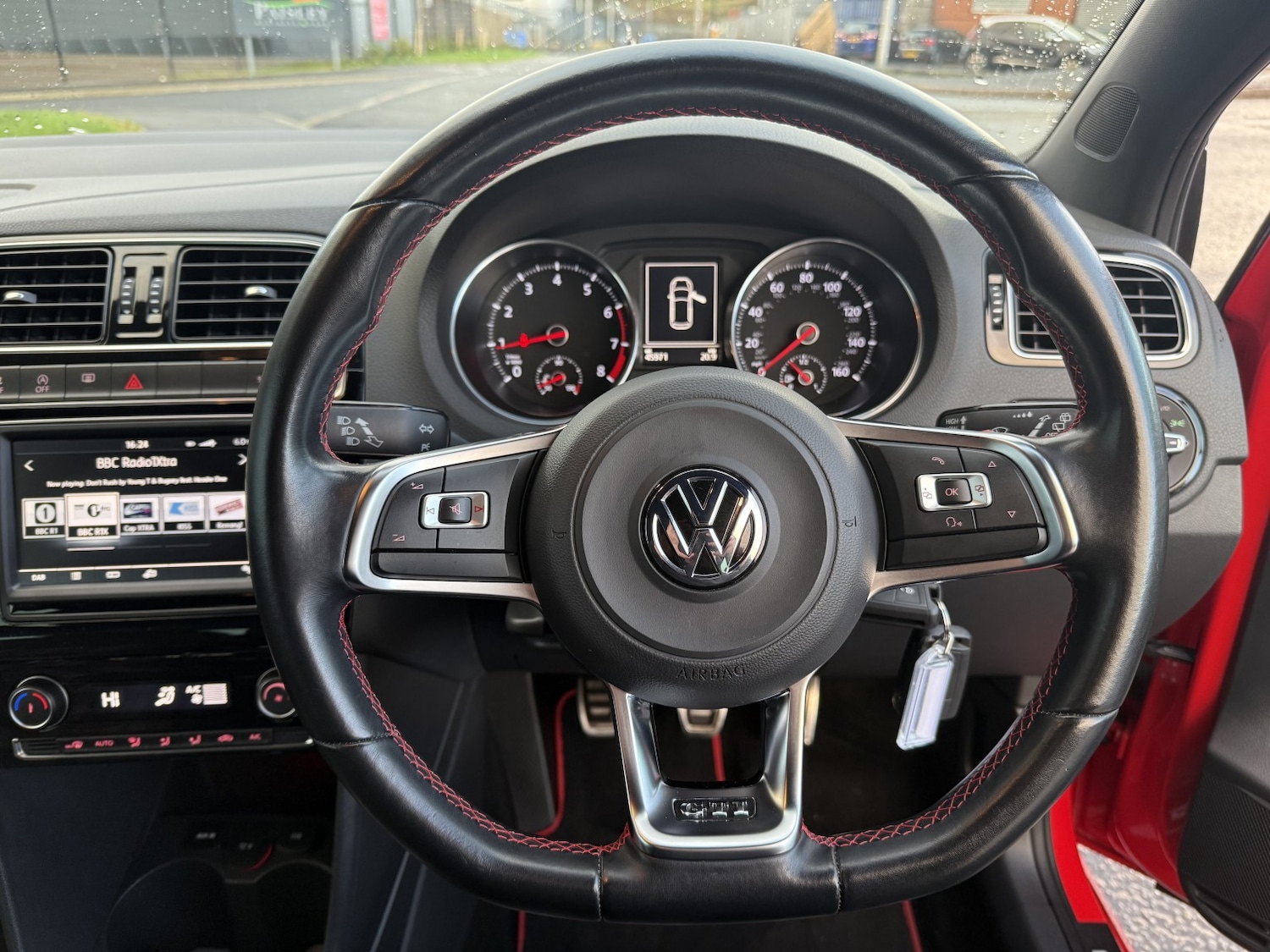 Used Volkswagen Polo 2015 for sale - 76517781: Photo 25