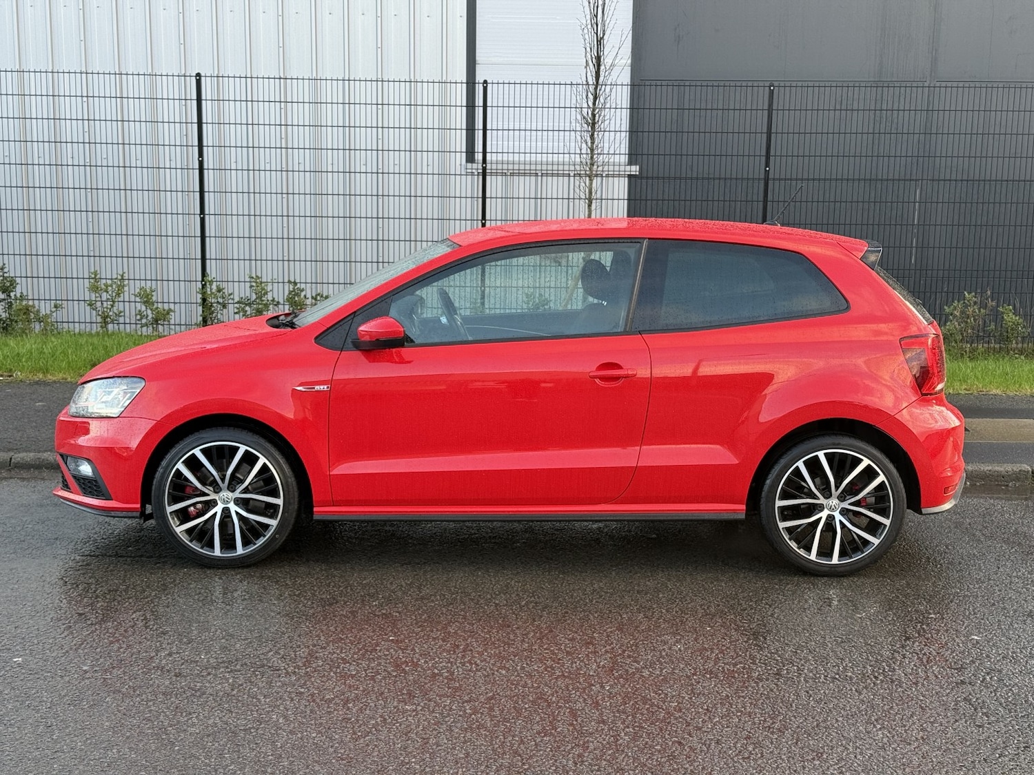 Used Volkswagen Polo 2015 for sale - 76517781: Photo 8