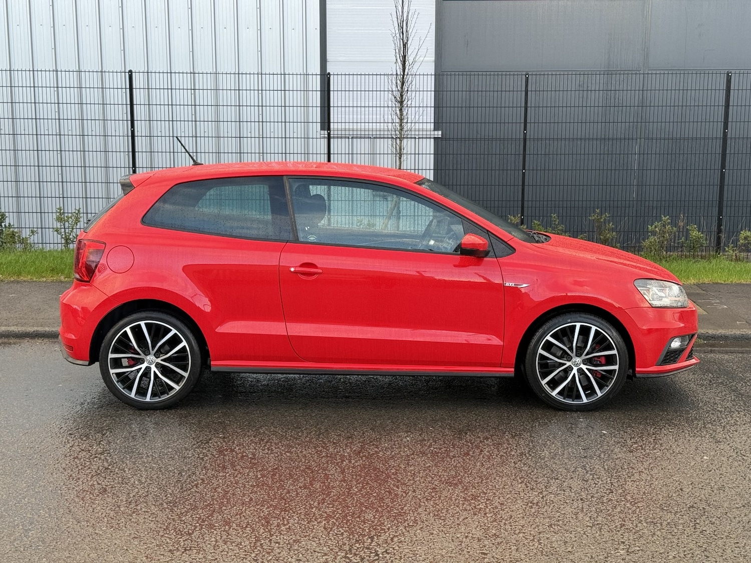 Used Volkswagen Polo 2015 for sale - 76517781: Photo 9