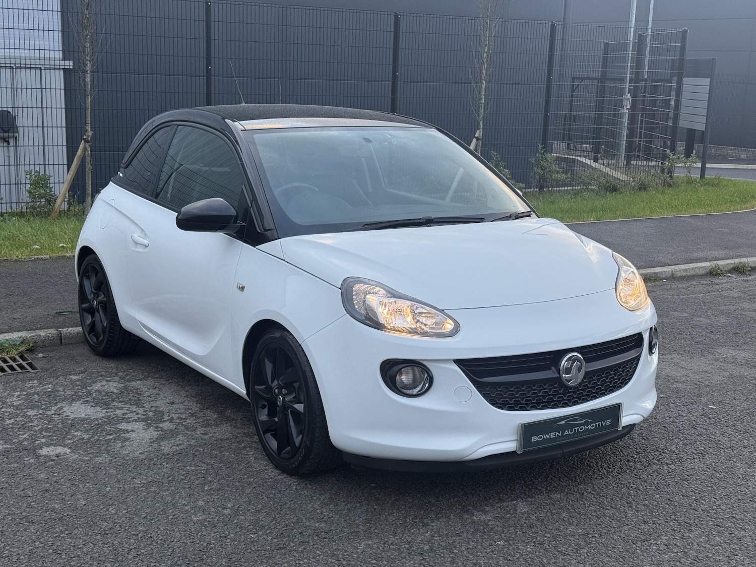 Used Vauxhall ADAM 2017 for sale - 76911045: Photo 4