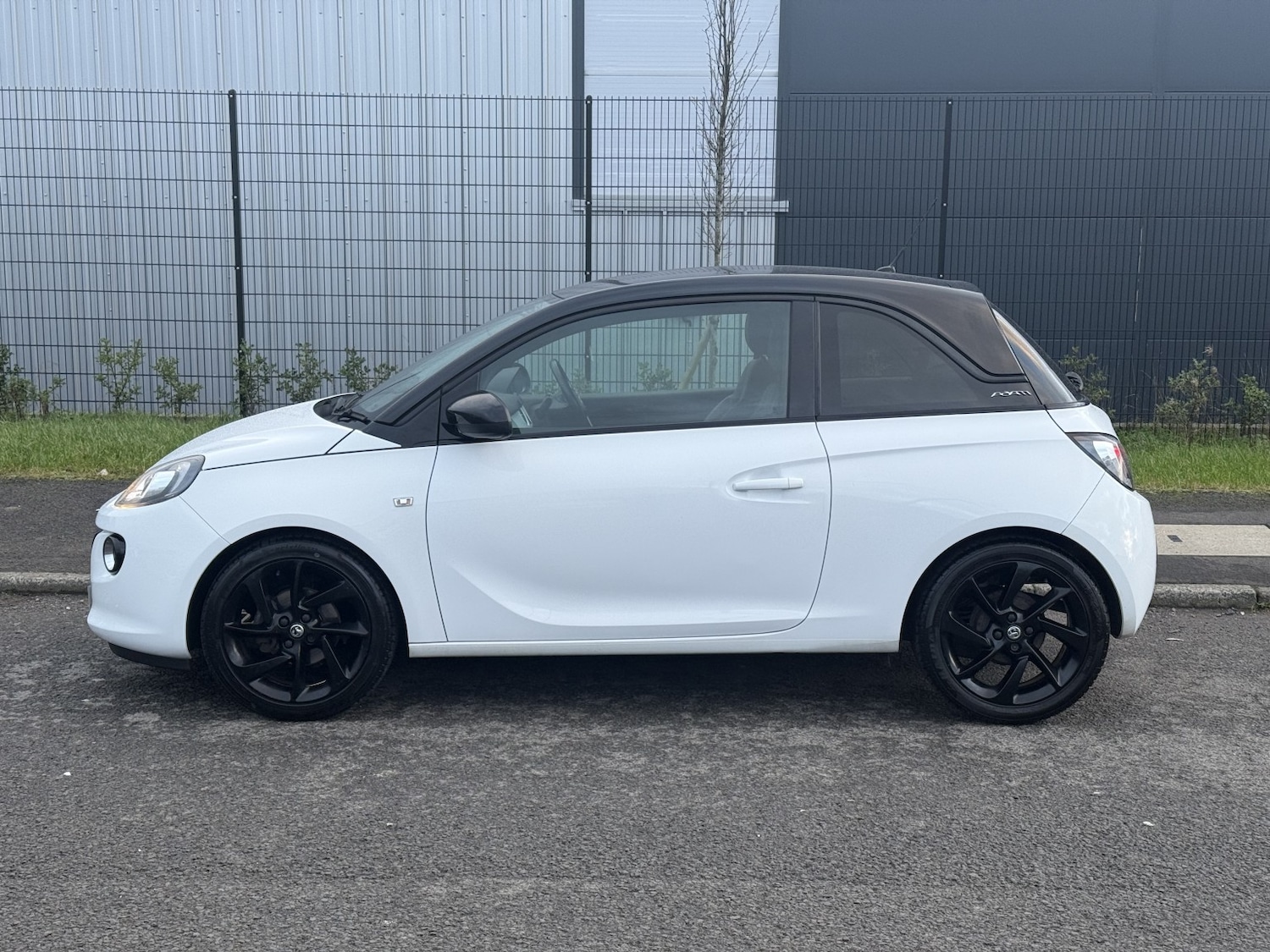 Used Vauxhall ADAM 2017 for sale - 76911045: Photo 5