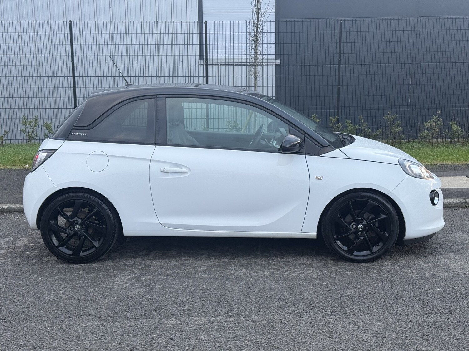 Used Vauxhall ADAM 2017 for sale - 76911045: Photo 6