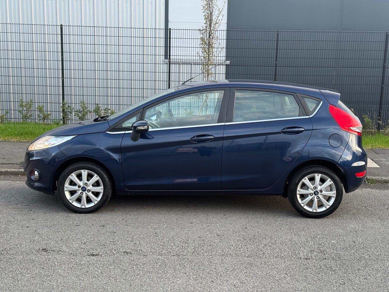 Used Ford Fiesta 2011 for sale - 76334803: Photo 11