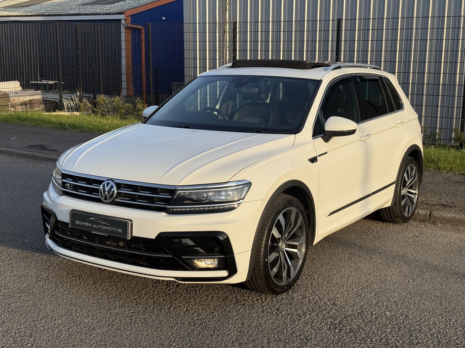 Used Volkswagen Tiguan 2018 for sale - 77953889: Photo 2