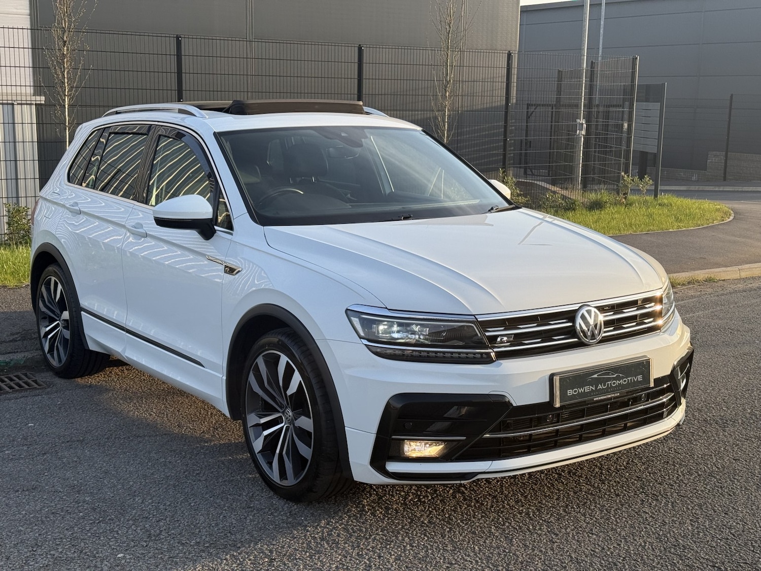 Used Volkswagen Tiguan 2018 for sale - 77953889: Photo 3