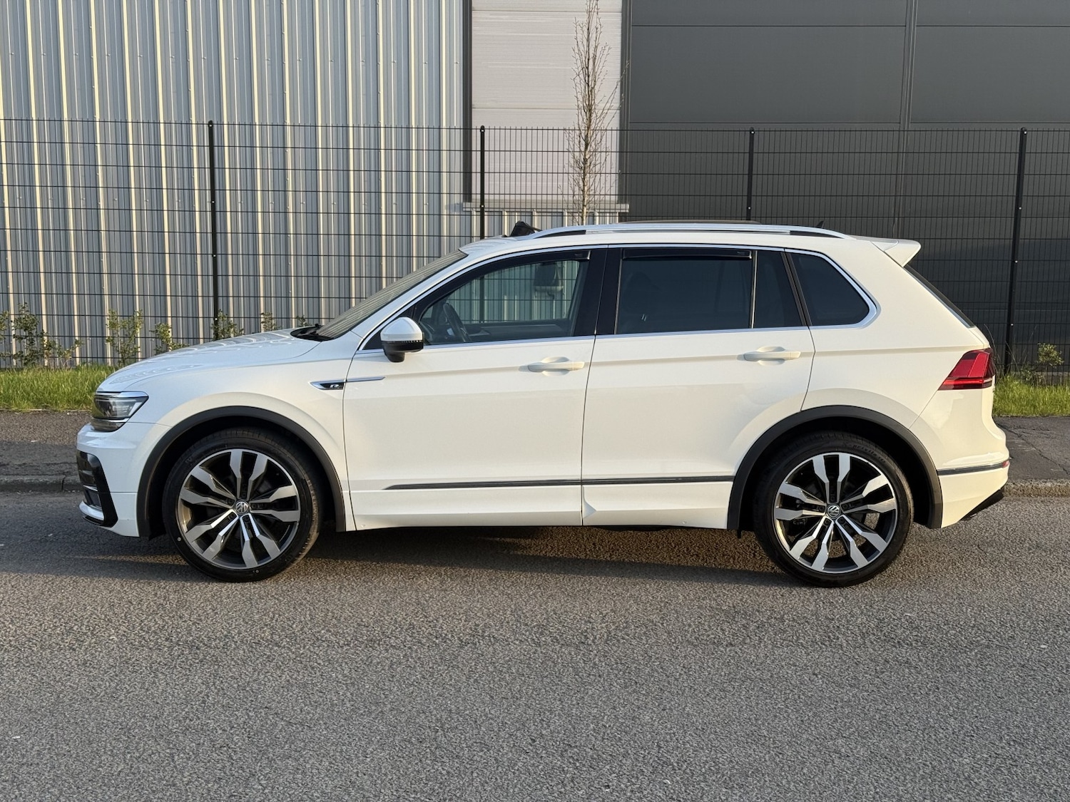 Used Volkswagen Tiguan 2018 for sale - 77953889: Photo 8
