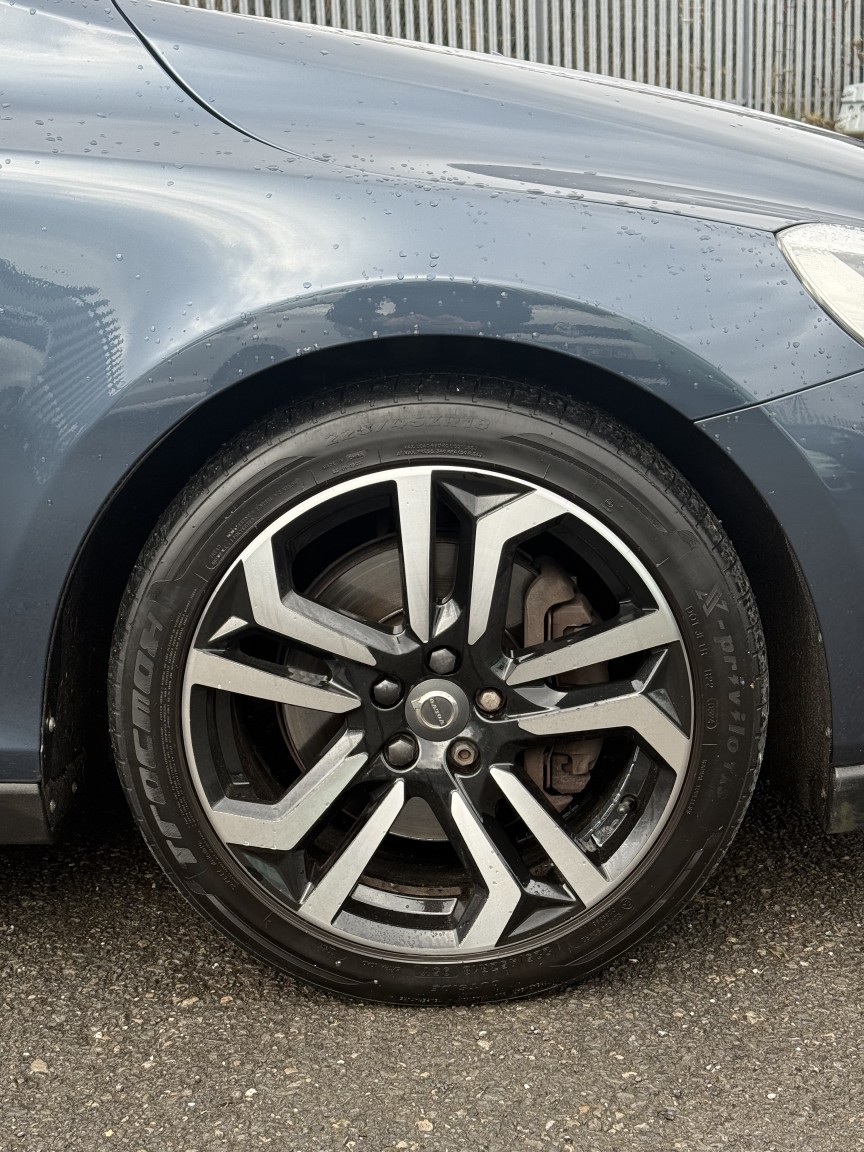 Used Volvo V40 2017 for sale - 77535959: Photo 11