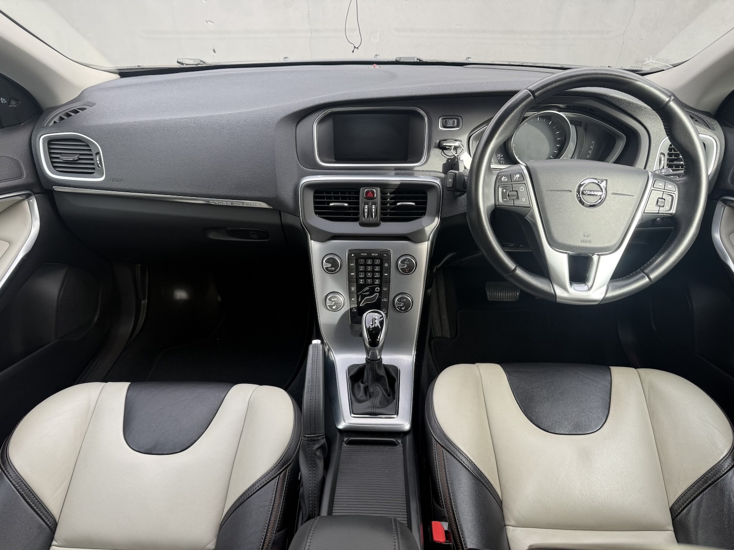 Used Volvo V40 2017 for sale - 77535959: Photo 15