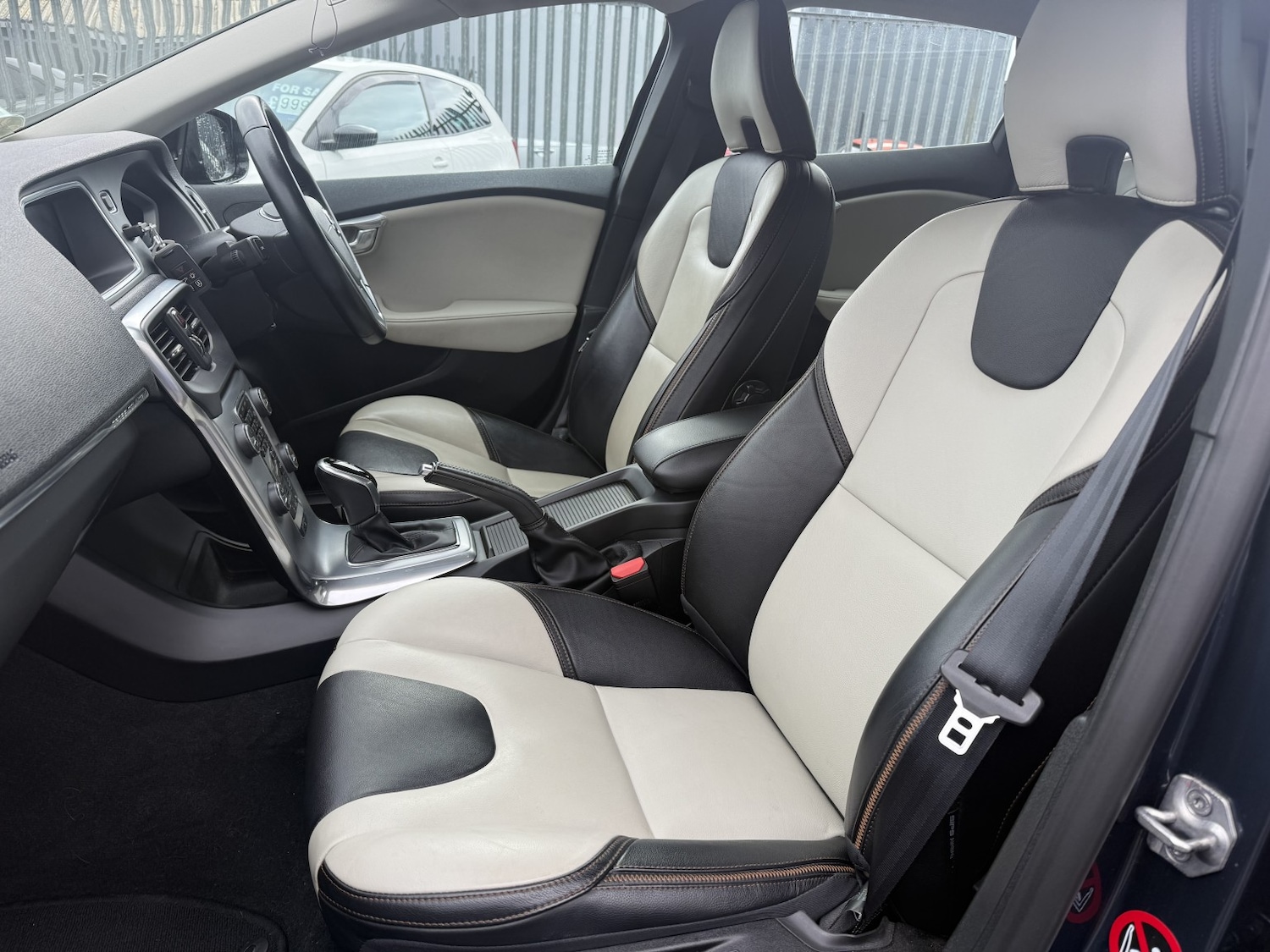 Used Volvo V40 2017 for sale - 77535959: Photo 16