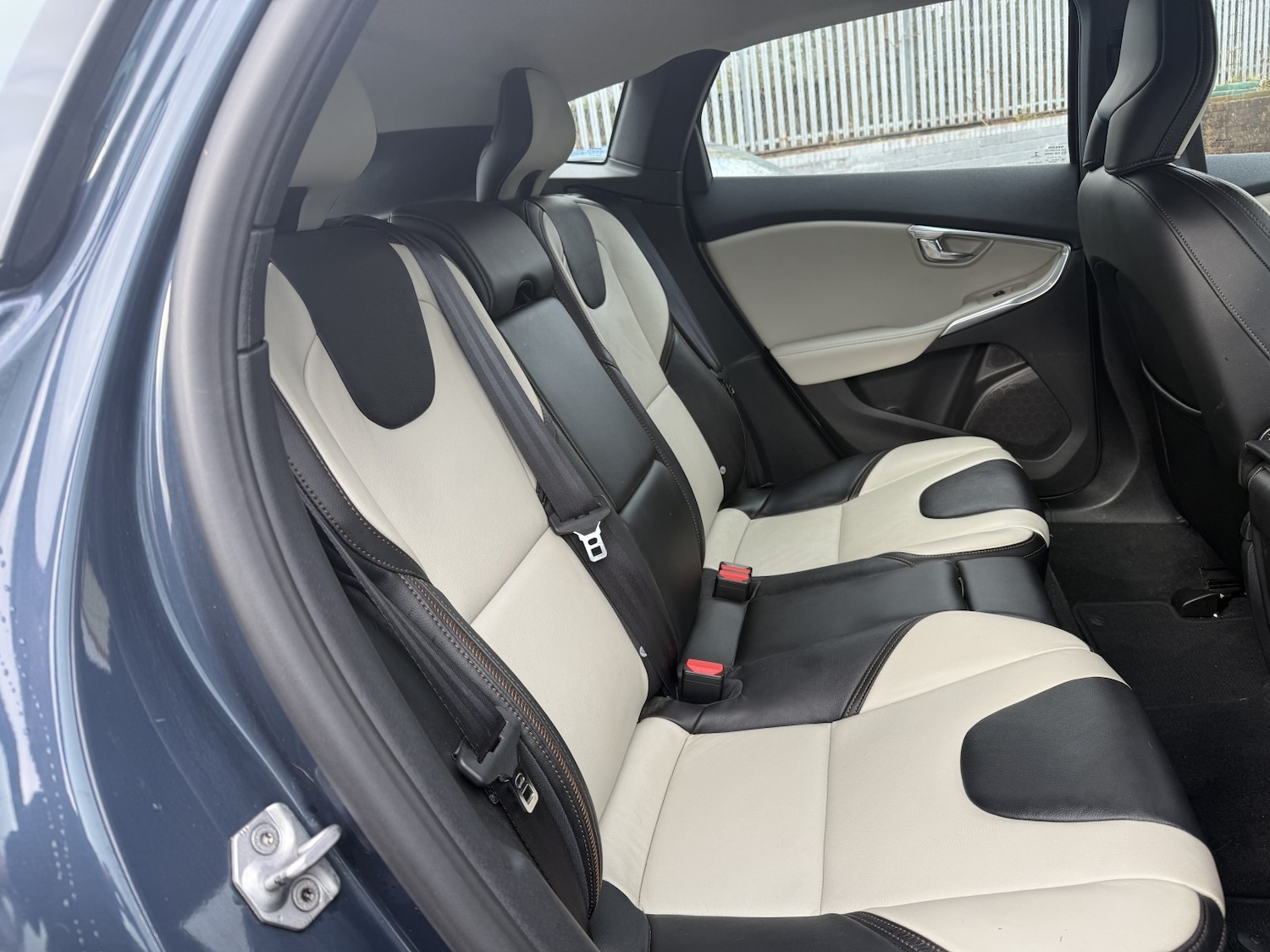 Used Volvo V40 2017 for sale - 77535959: Photo 21