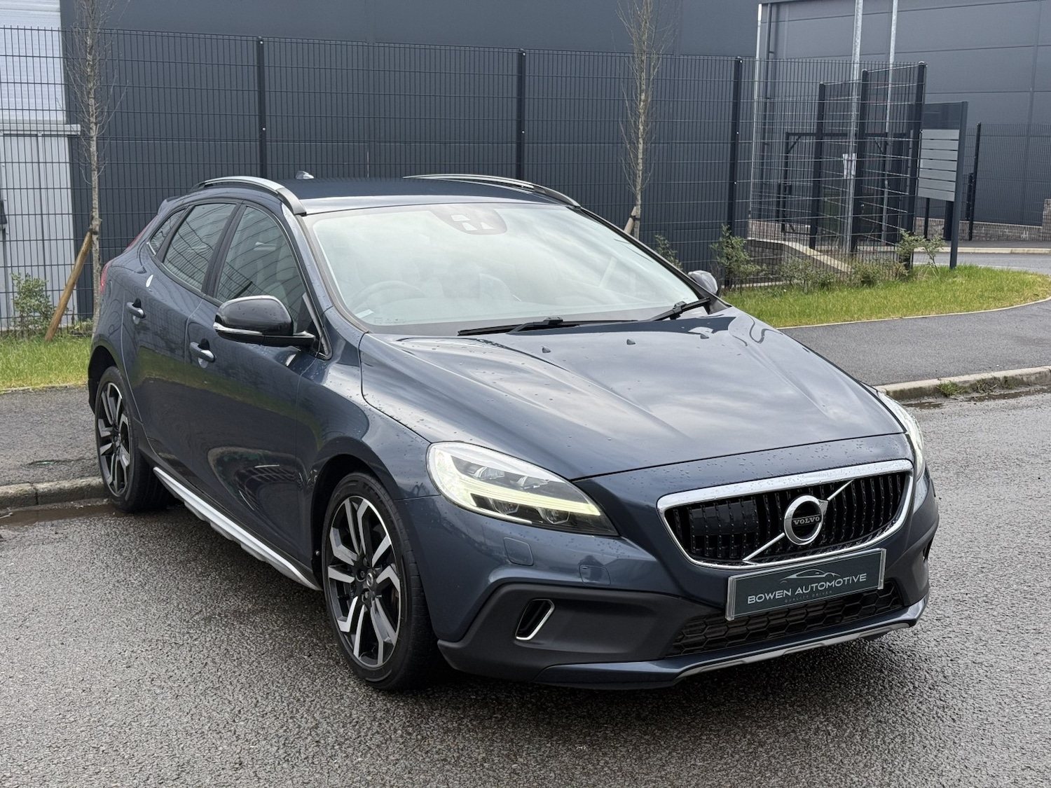 Used Volvo V40 2017 for sale - 77535959: Photo 3