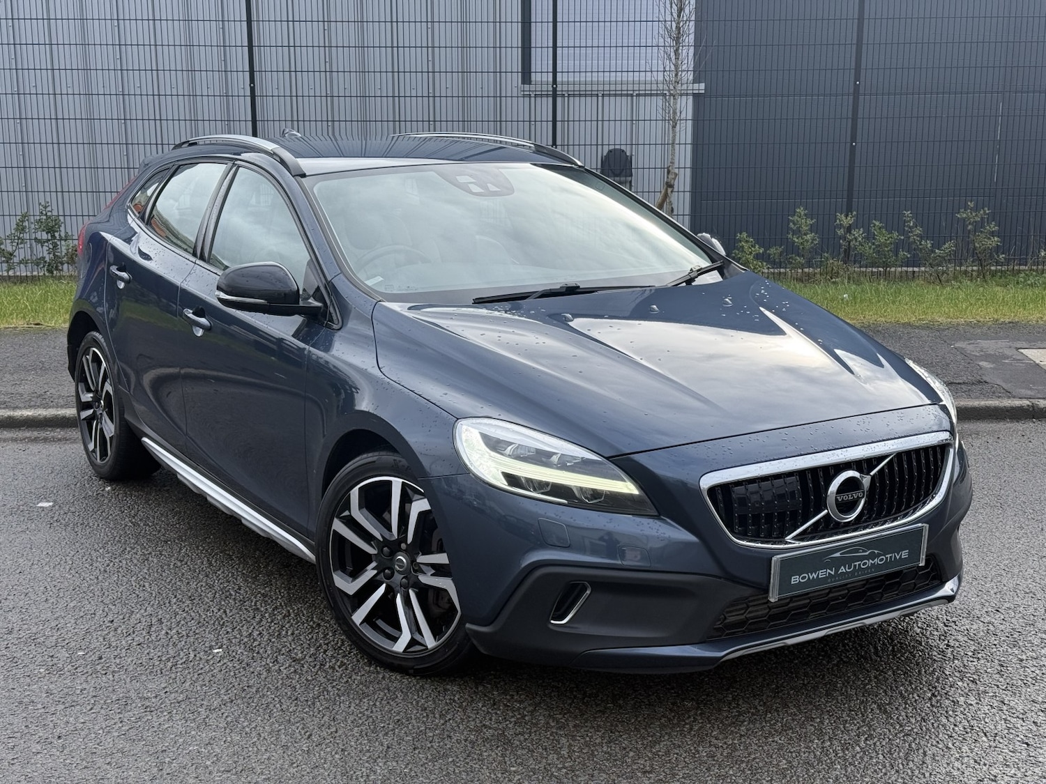Used Volvo V40 2017 for sale - 77535959: Photo 4