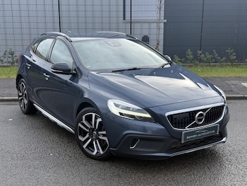Used Volvo V40 2017 for sale - 77535959: Photo