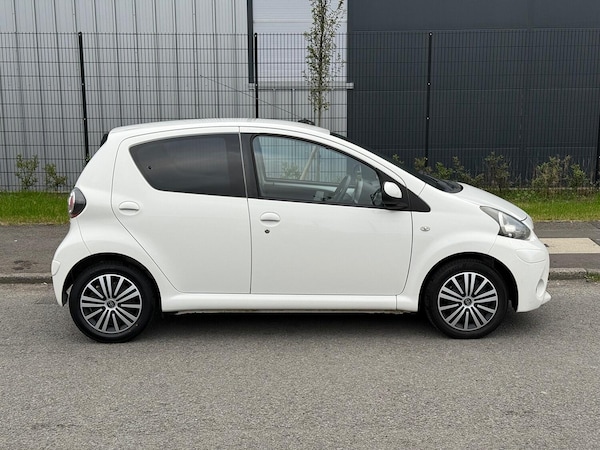 Used Toyota AYGO 2013 for sale - 76211890: Photo 13